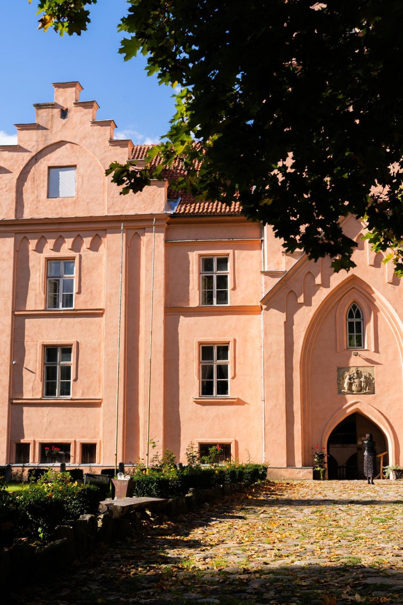 Edoles Pils Hotell Exteriör bild